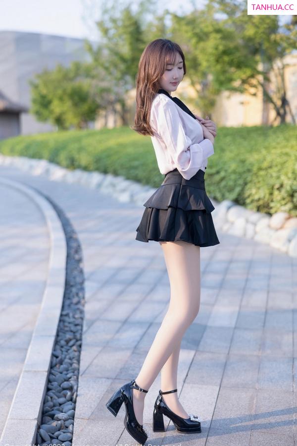 江真真  [XiuRen]高清写真图 2023.05.11 No.6721 江真真 丝袜美臀第13张图片